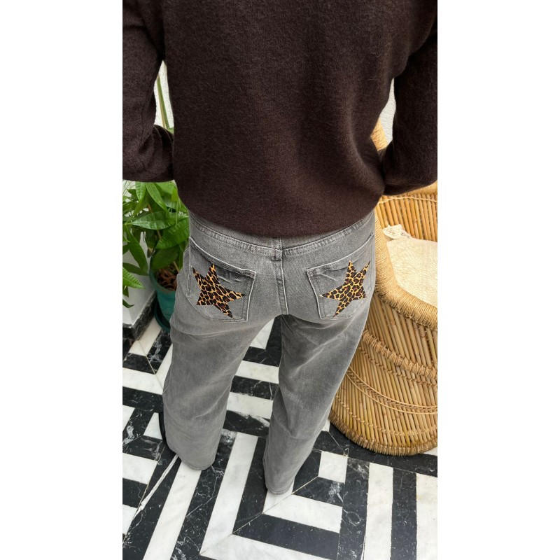 Pantalón gris estrella leopardo